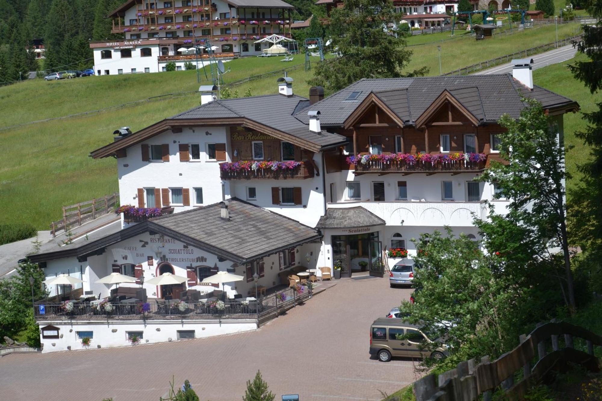 Hotel Scoiattolo Сельва-ди-Валь-Гардена Экстерьер фото