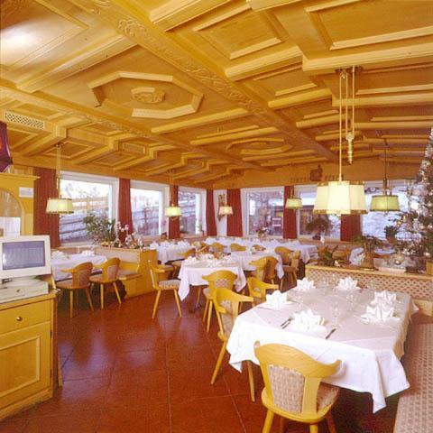 Hotel Scoiattolo Сельва-ди-Валь-Гардена Экстерьер фото
